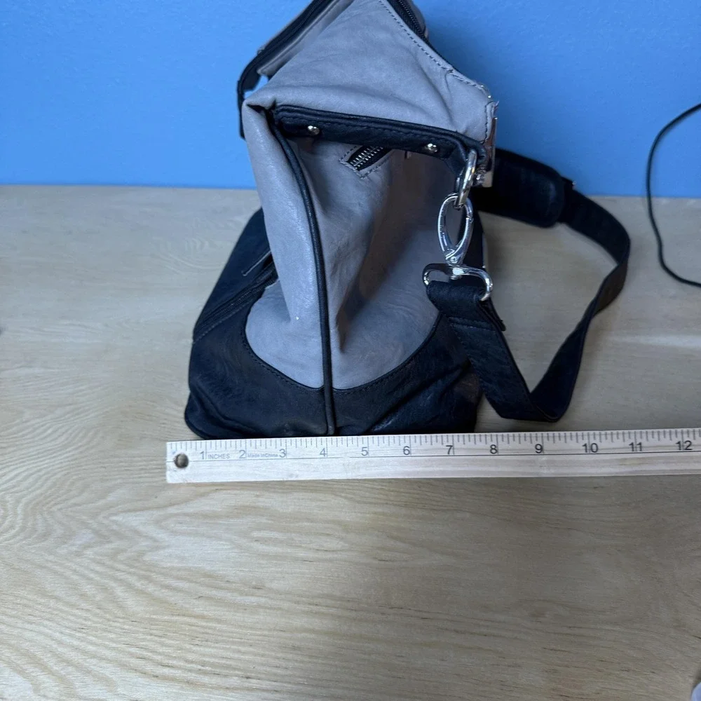 Kelly Moore Gray Black Camera Shoulder Bag Synthetic Leather Strap Brownlee